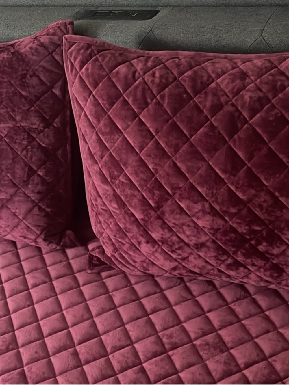 Quilted F/Q velvet quilt and shams Set in Deep Berry